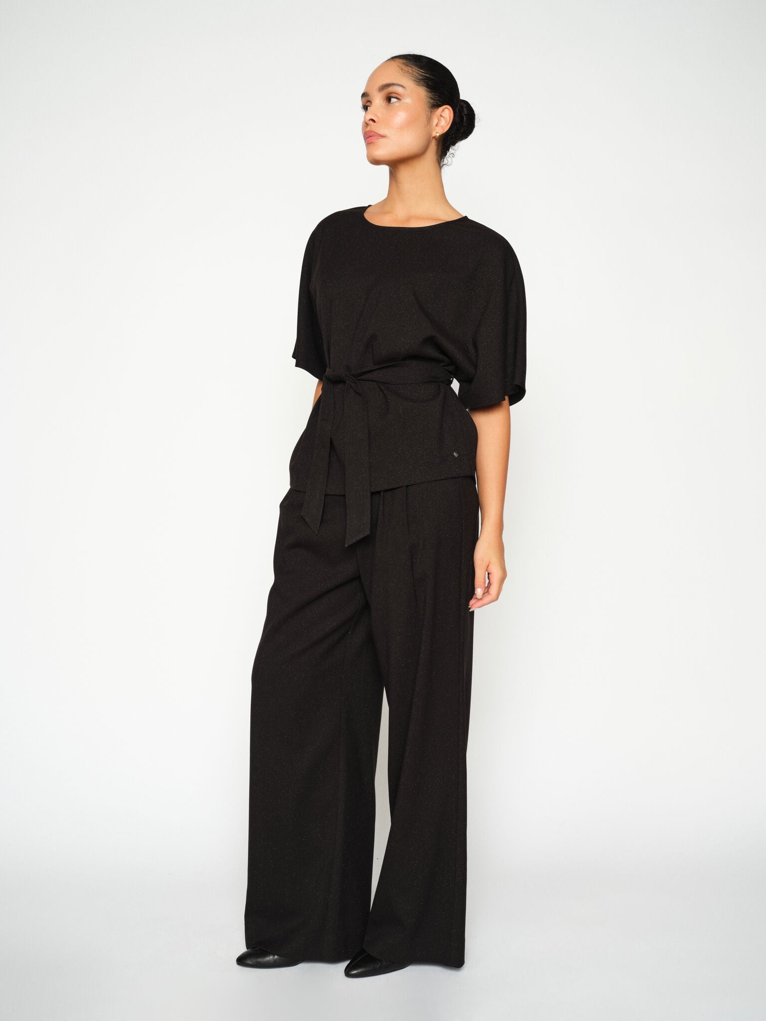 Modelshot / Black / Detail